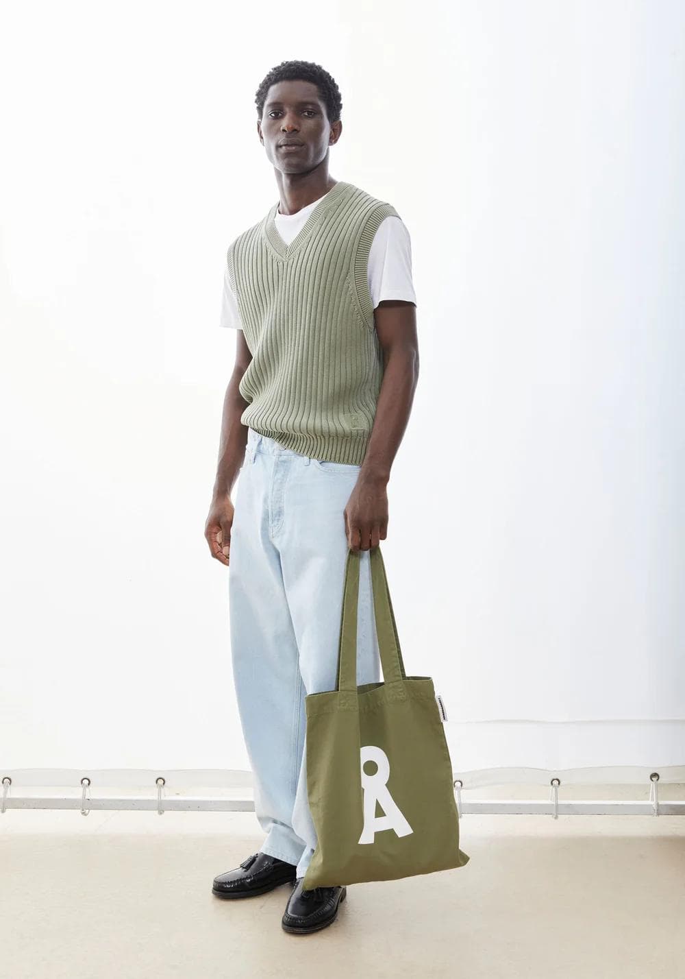 Armedangels Pigment Dye Sleeveless Vest in fatigue green